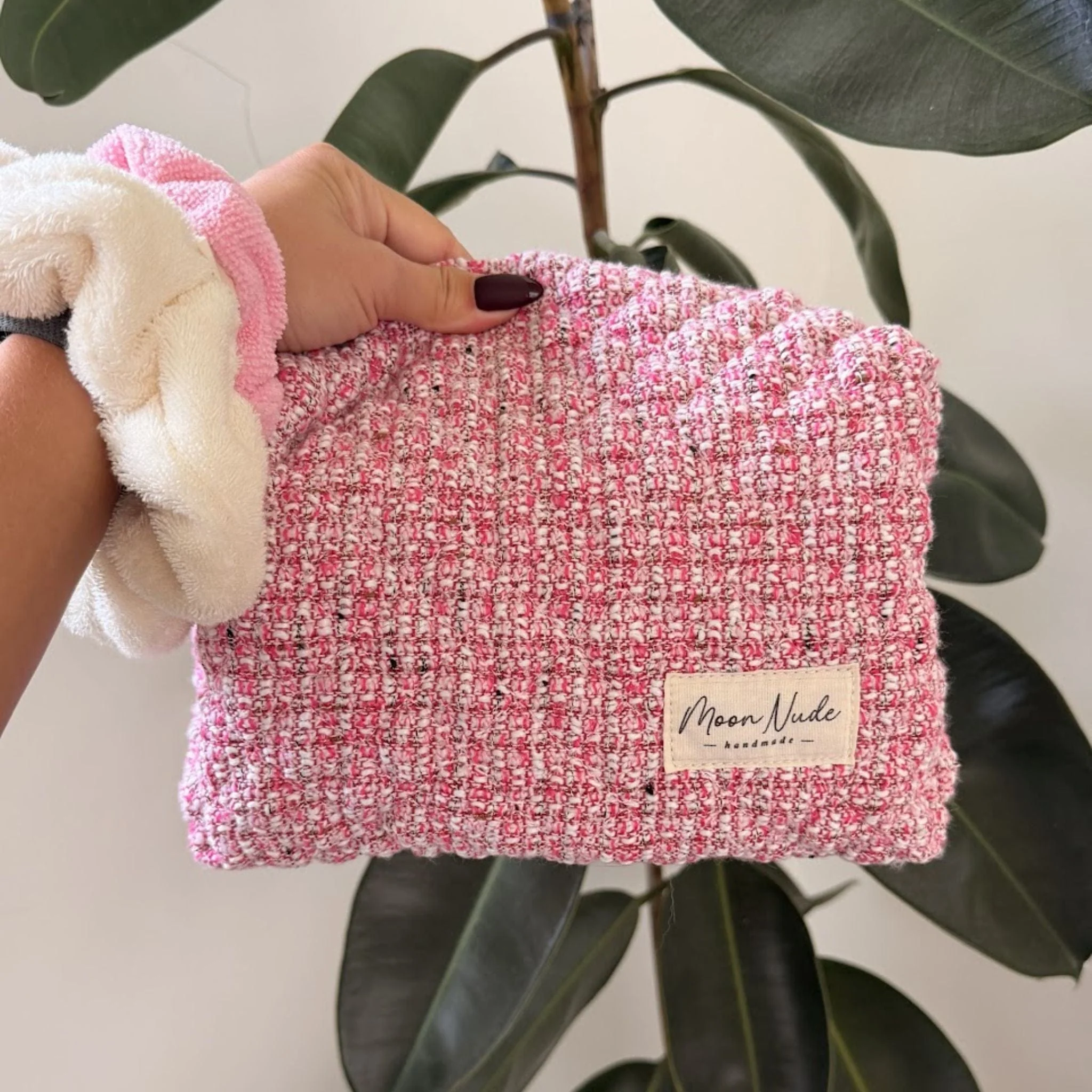 Camellia Large Makeup Bag - Image 3