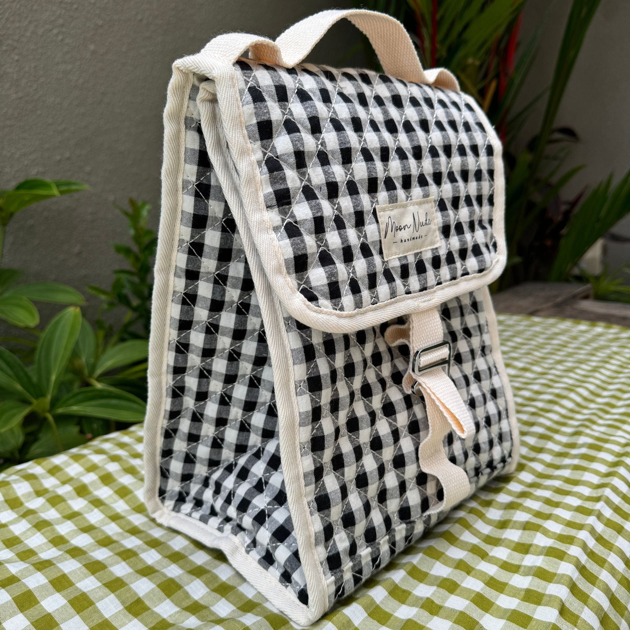 Classic Lunch Bag - Image 4