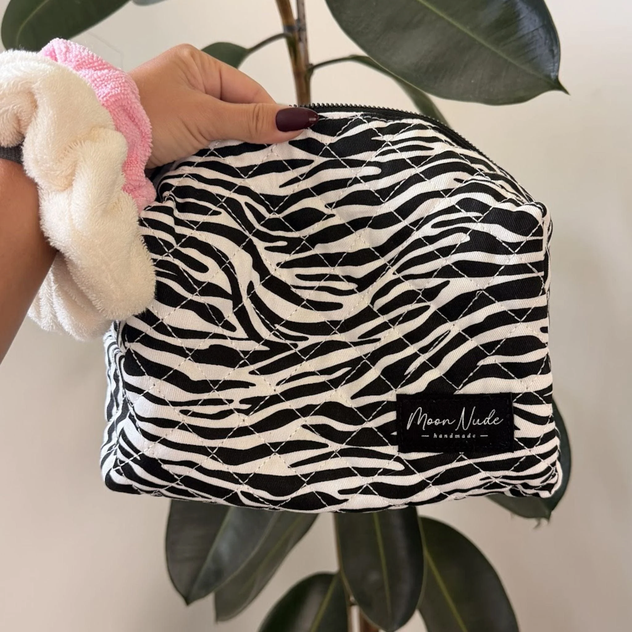 Noir Large Makeup Bag - Image 3