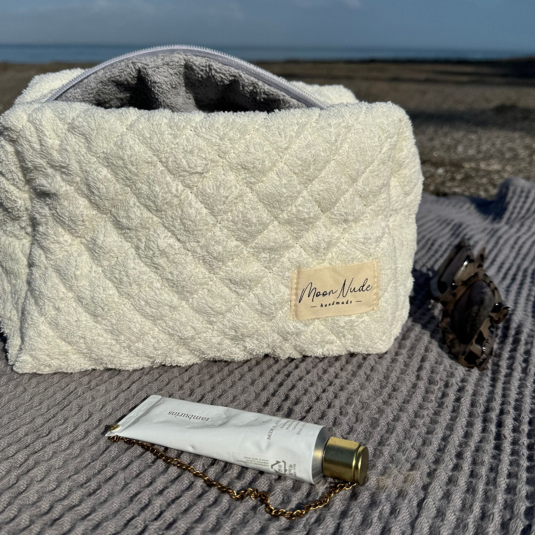 Snow Large Makeup Bag - Image 4